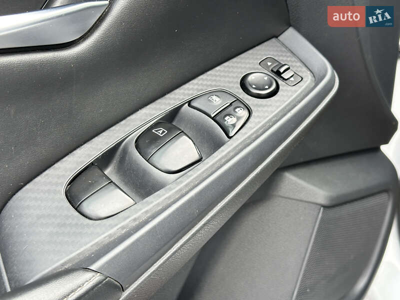 Седан Nissan Sentra 2020 в Ровно