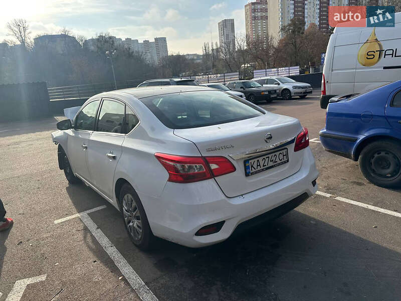 Седан Nissan Sentra 2018 в Киеве фото Седан Nissan Sentra 2018 в Киеве