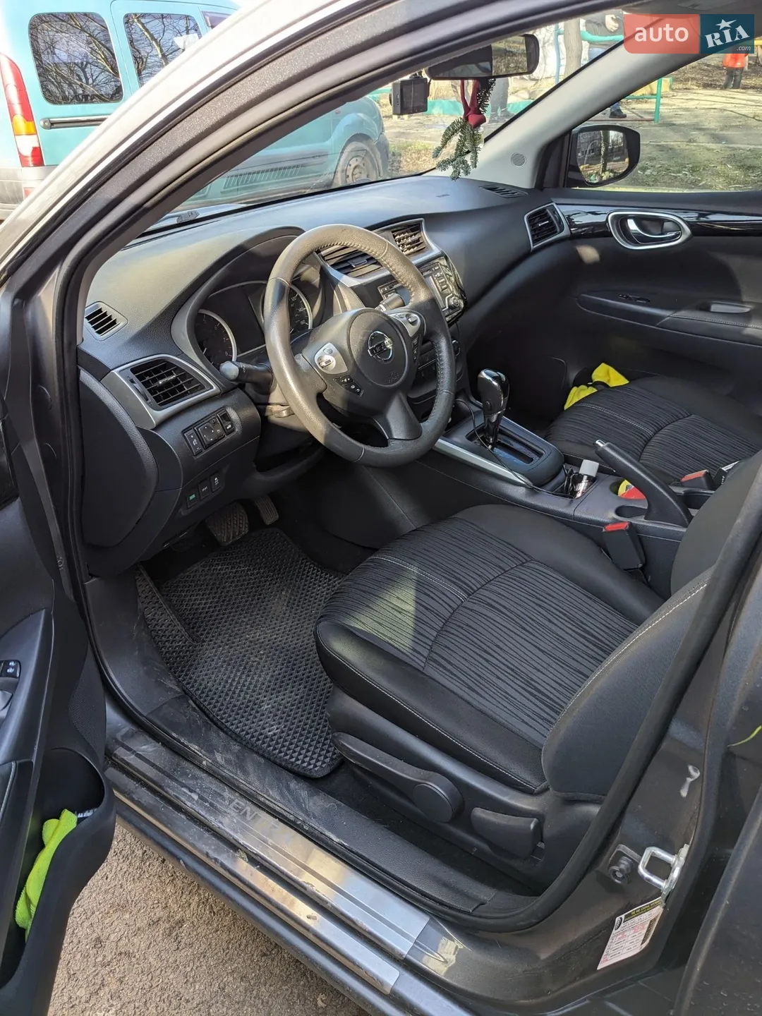 2017 Nissan Sentra - мініатюра 14
