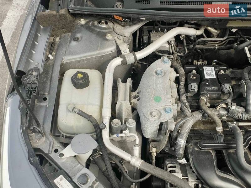 Седан Nissan Sentra 2020 в Киеве фото 18 Седан Nissan Sentra 2020 в Киеве