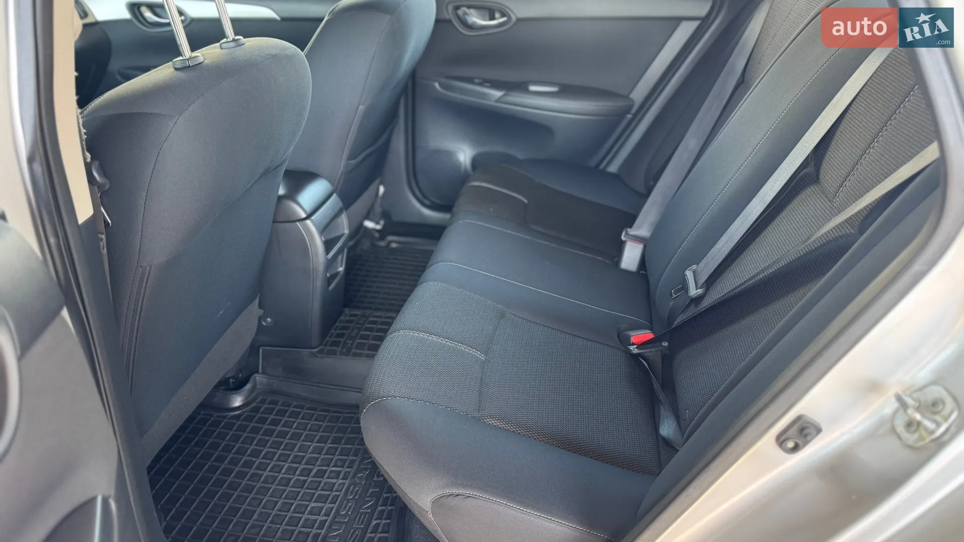 2016 Nissan Sentra - мініатюра 35