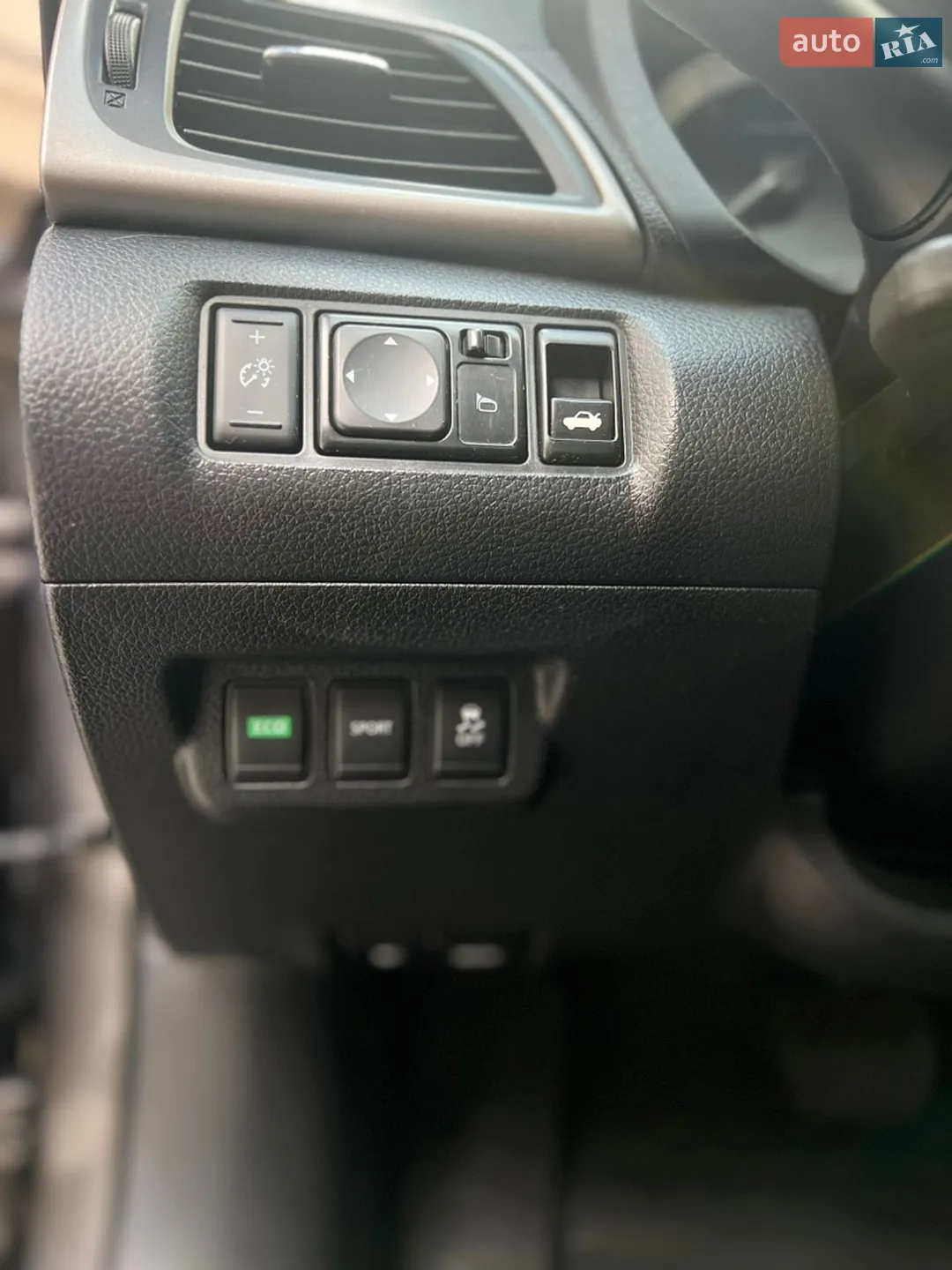2015 Nissan Sentra - мініатюра 16