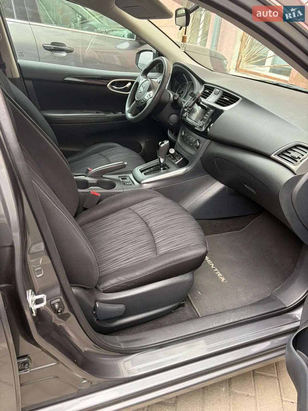 2016 Nissan Sentra - мініатюра 10