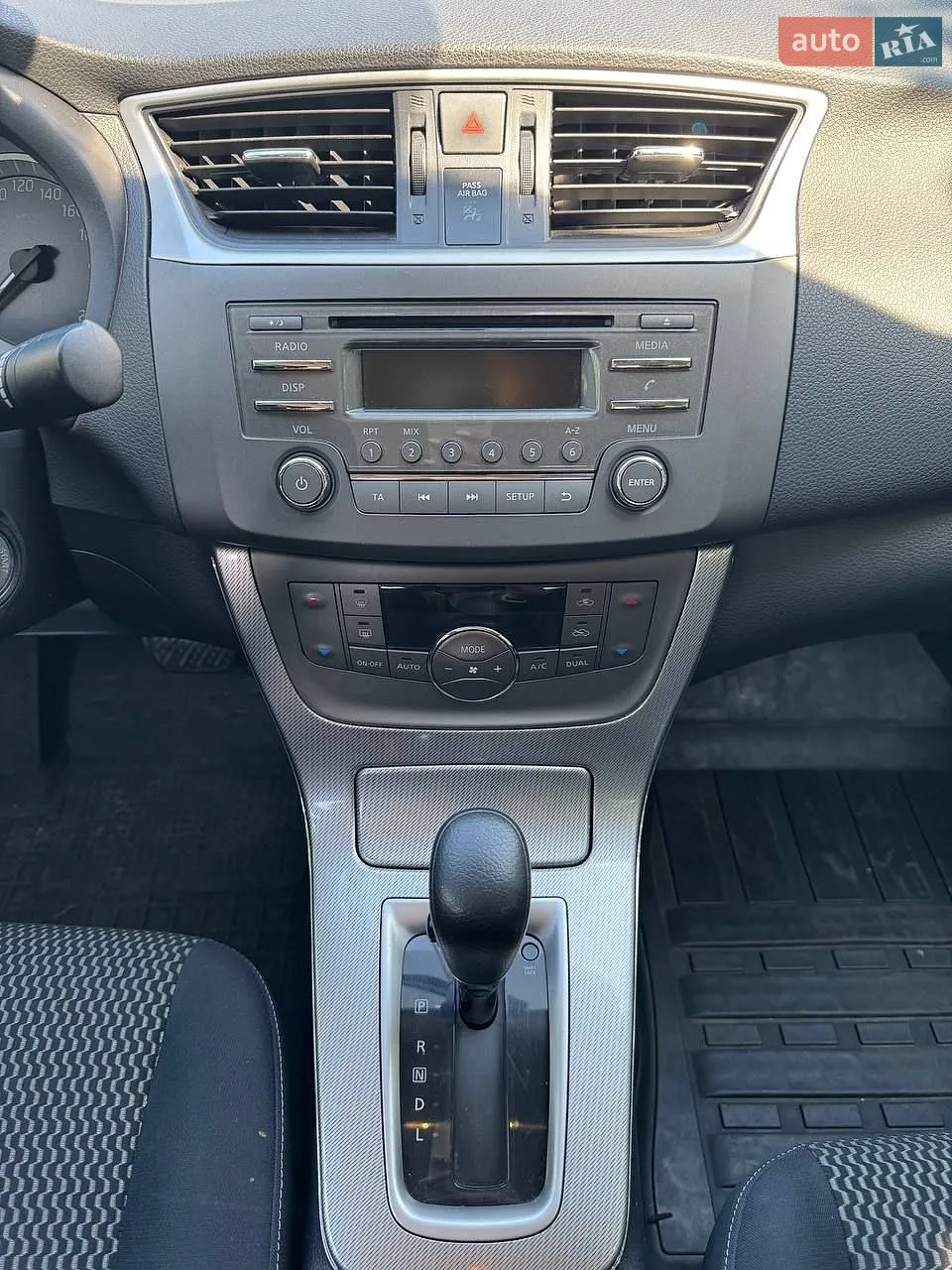 2015 Nissan Sentra - мініатюра 11