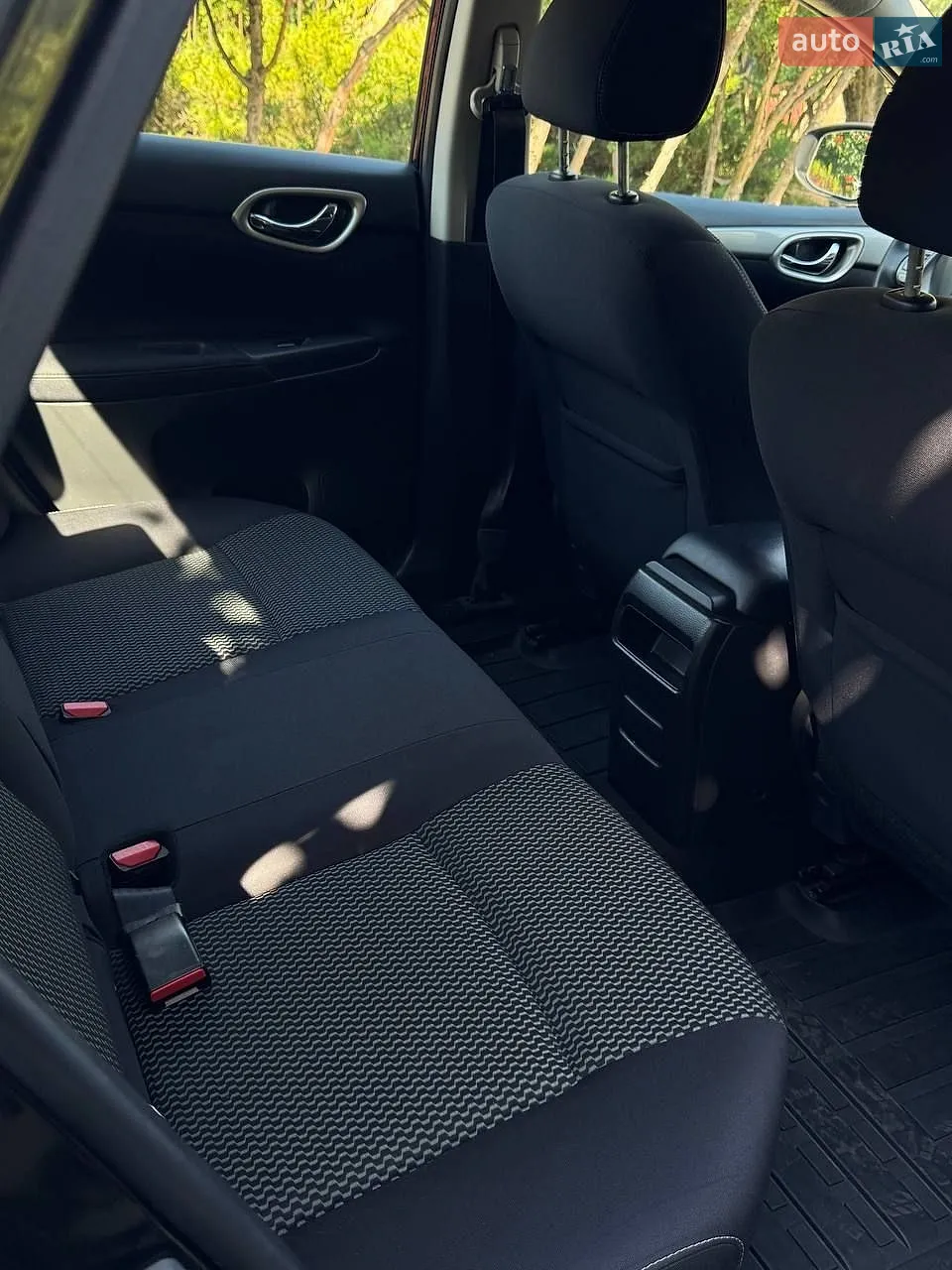 2015 Nissan Sentra - мініатюра 20