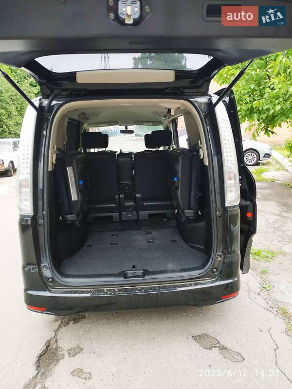 Мінівен Nissan Serena 2013 в Полтаві