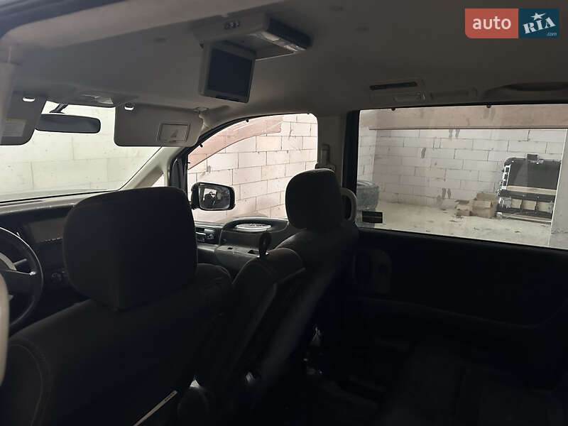 Минивэн Nissan Serena 2009 в Болехове