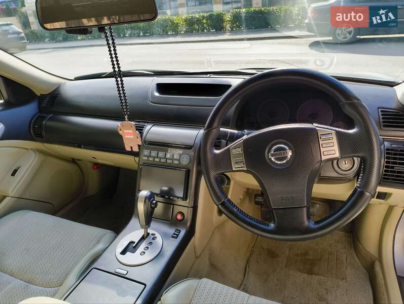 Седан Nissan Skyline 2001 в Одессе