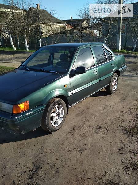 Седан Nissan Sunny 1990 в Одесі