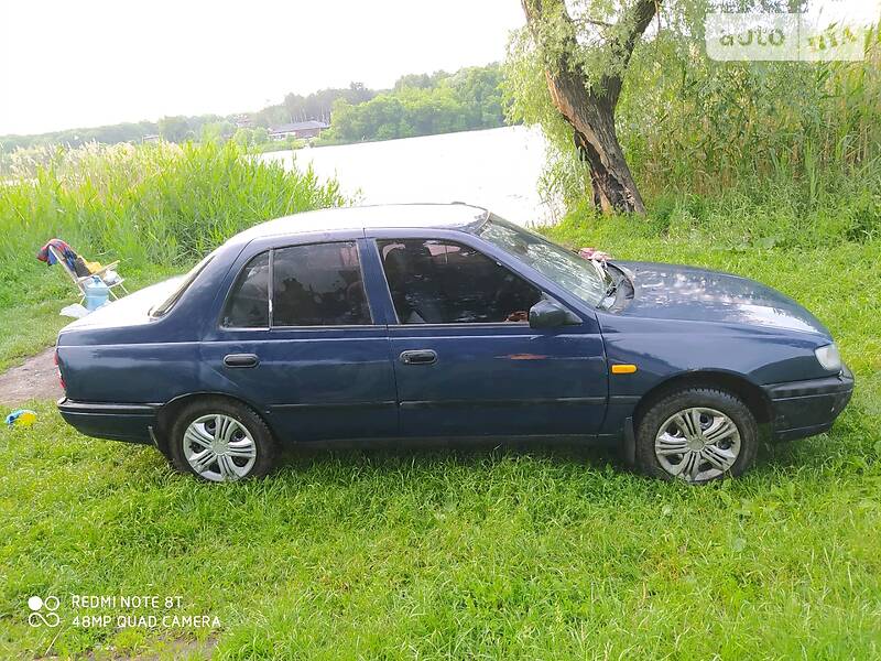 Седан Nissan Sunny 1992 в Харькове