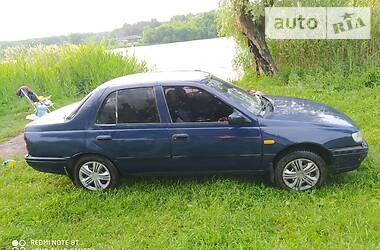 Седан Nissan Sunny 1992 в 