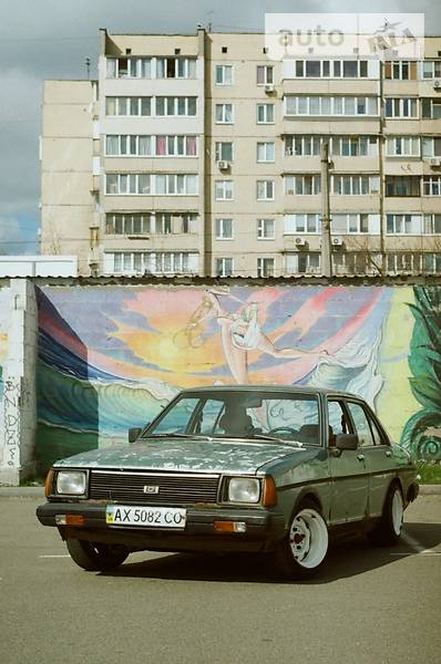 Седан Nissan Sunny 1980 в Киеве