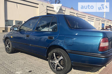 Седан Nissan Sunny 1995 в Одессе