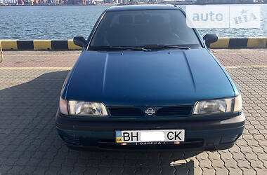 Седан Nissan Sunny 1995 в Одессе