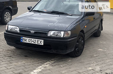 Хэтчбек Nissan Sunny 1994 в Дубно