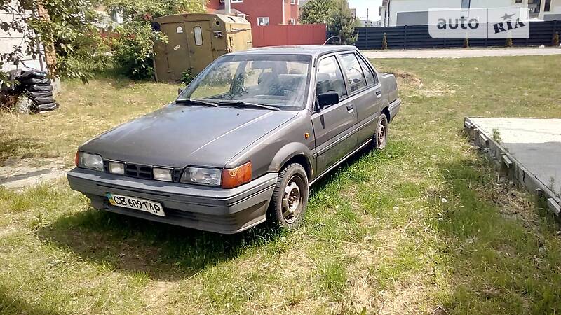 Седан Nissan Sunny 1987 в Киеве