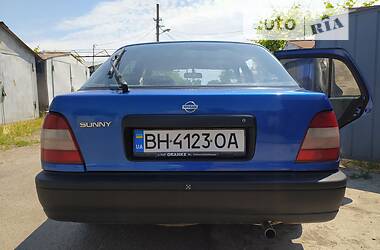 Ліфтбек Nissan Sunny 1995 в Одесі