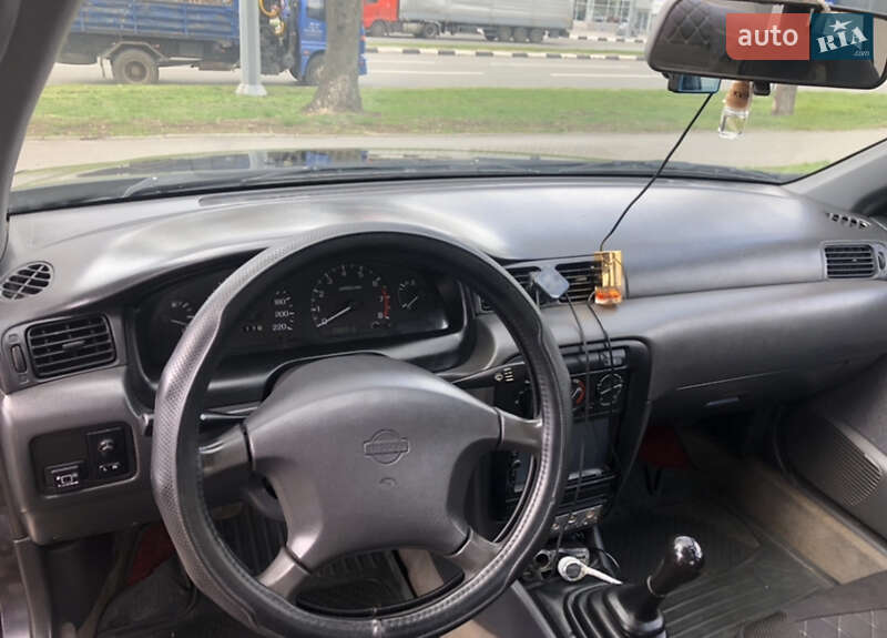 Седан Nissan Sunny 1996 в Харкові
