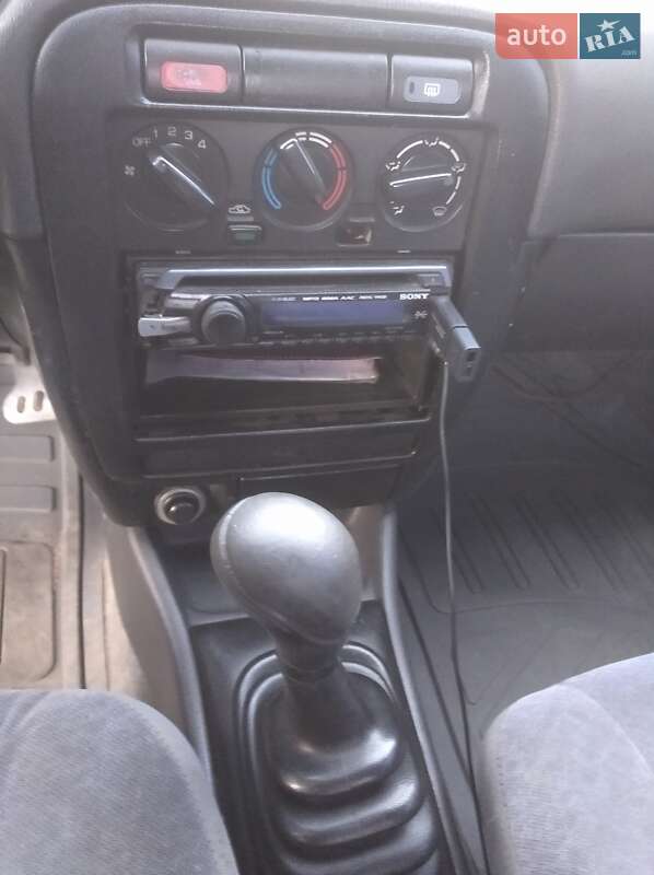 Седан Nissan Sunny 1997 в Одесі