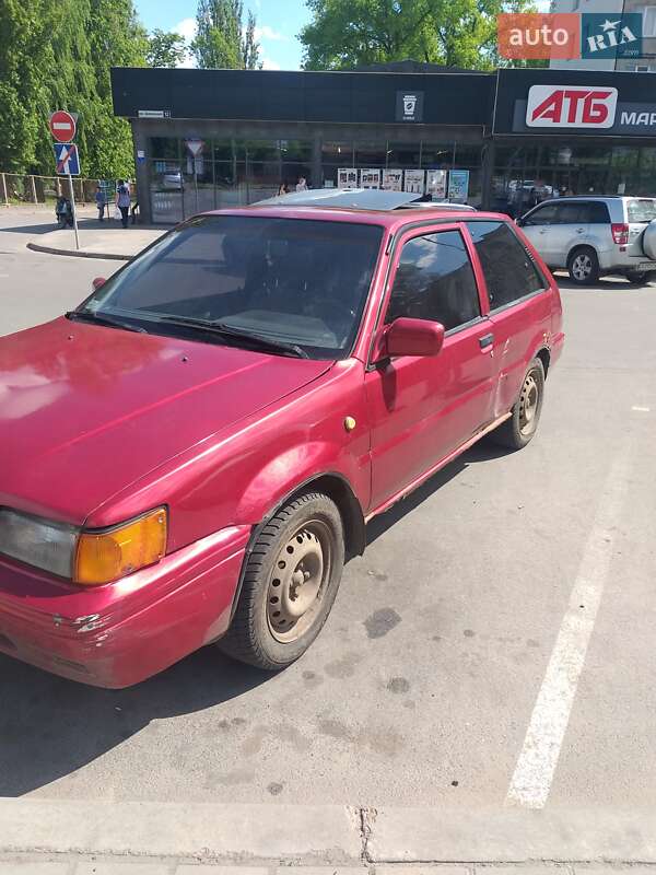 Хэтчбек Nissan Sunny 1989 в Чернигове