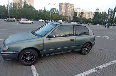 Седан Nissan Sunny 1993 в Одесі
