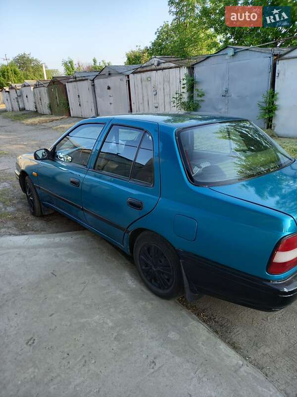 Седан Nissan Sunny 1994 в Кременчуге