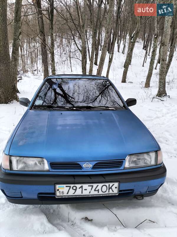 Седан Nissan Sunny 1995 в Чечельнике