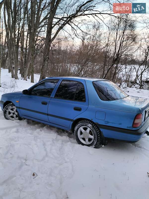 Седан Nissan Sunny 1995 в Чечельнике