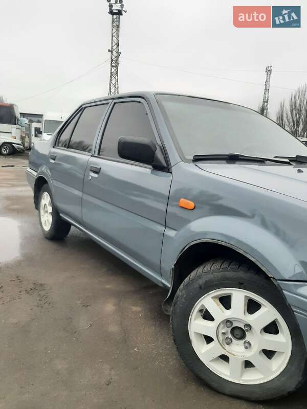 Седан Nissan Sunny 1986 в Одесі