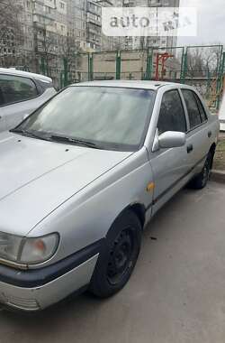 Седан Nissan Sunny 1995 в Києві