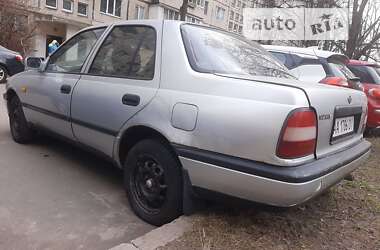 Седан Nissan Sunny 1995 в Києві