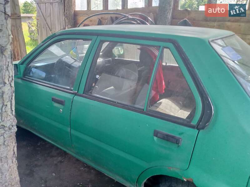 Седан Nissan Sunny 1988 в Бердичеві фото 4 Седан Nissan Sunny 1988 в Бердичеві