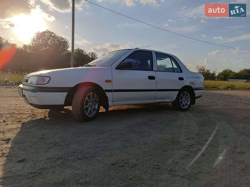 Седан Nissan Sunny 1991 в Вознесенске