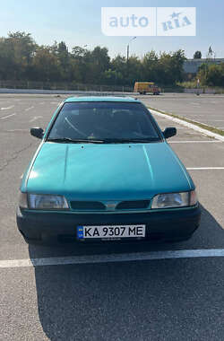 Седан Nissan Sunny 1995 в Киеве