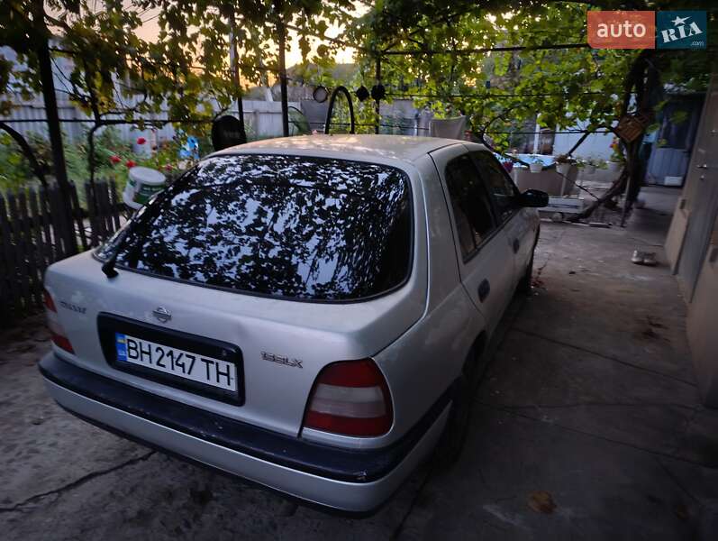 Седан Nissan Sunny 1990 в Одесі