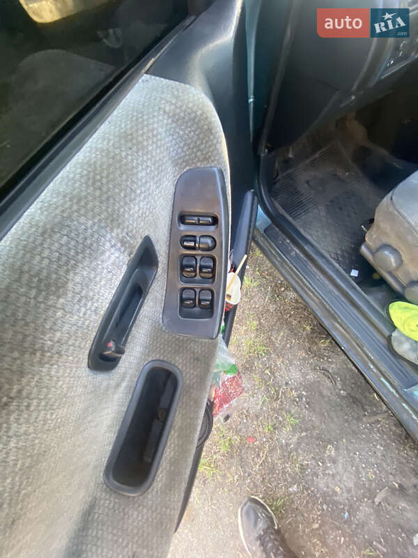 Седан Nissan Sunny 1994 в Житомире фото 9 Седан Nissan Sunny 1994 в Житомире