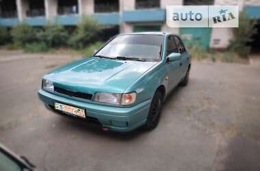 Седан Nissan Sunny 1994 в Каменском