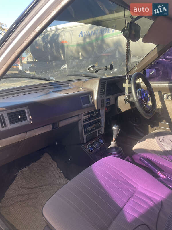 Седан Nissan Sunny 1988 в Татарбунарах