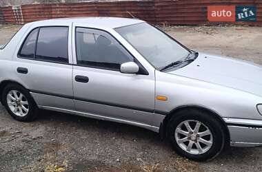 Седан Nissan Sunny 1990 в Славянске