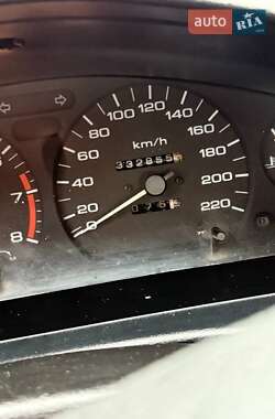 Седан Nissan Sunny 1990 в 