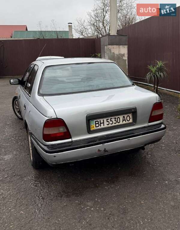 Седан Nissan Sunny 1990 в Великодолинському
