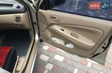 Седан Nissan Sunny 2008 в 