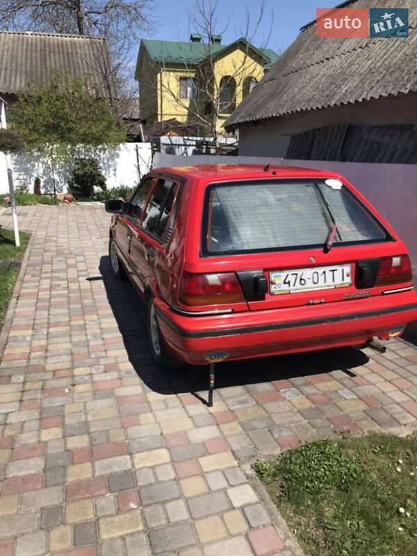 Седан Nissan Sunny 1990 в Тернополі