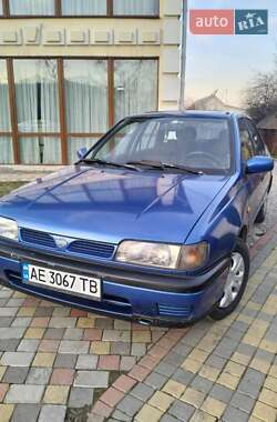 Седан Nissan Sunny 1995 в Днепре