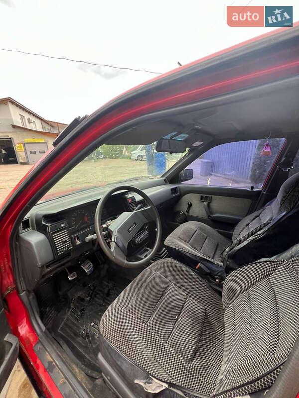 Седан Nissan Sunny 1987 в Долине