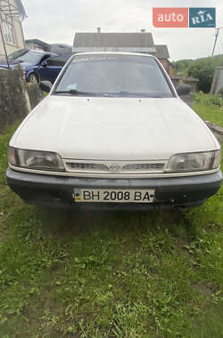 Седан Nissan Sunny 1990 в 