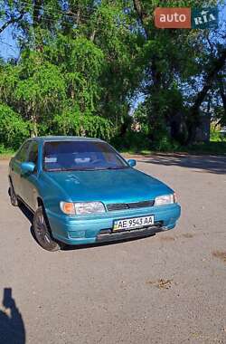 Седан Nissan Sunny 1994 в Кам'янському