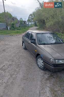 Седан Nissan Sunny 1992 в Дунаївцях
