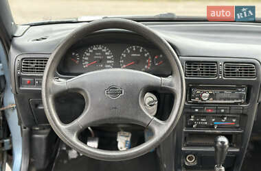 Седан Nissan Sunny 1994 в 