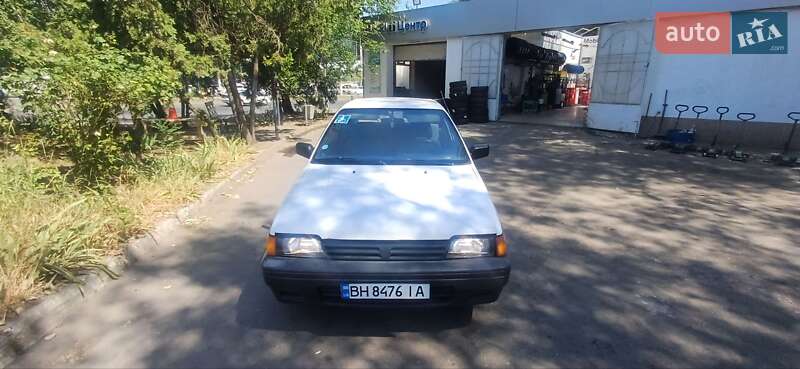 Nissan Sunny 1989